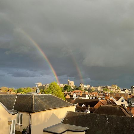 Top Floor En-Suite Double Bedrooms With Great View Of Windsor Castle & Free Parking 외부 사진
