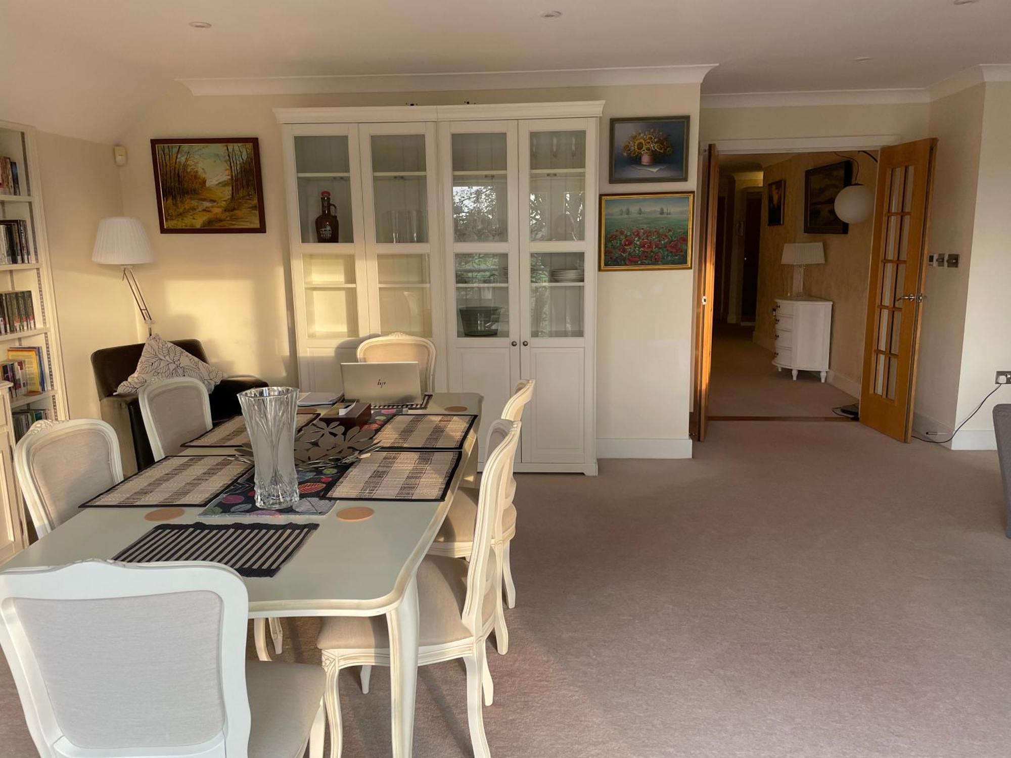 Top Floor En-Suite Double Bedrooms With Great View Of Windsor Castle & Free Parking 외부 사진