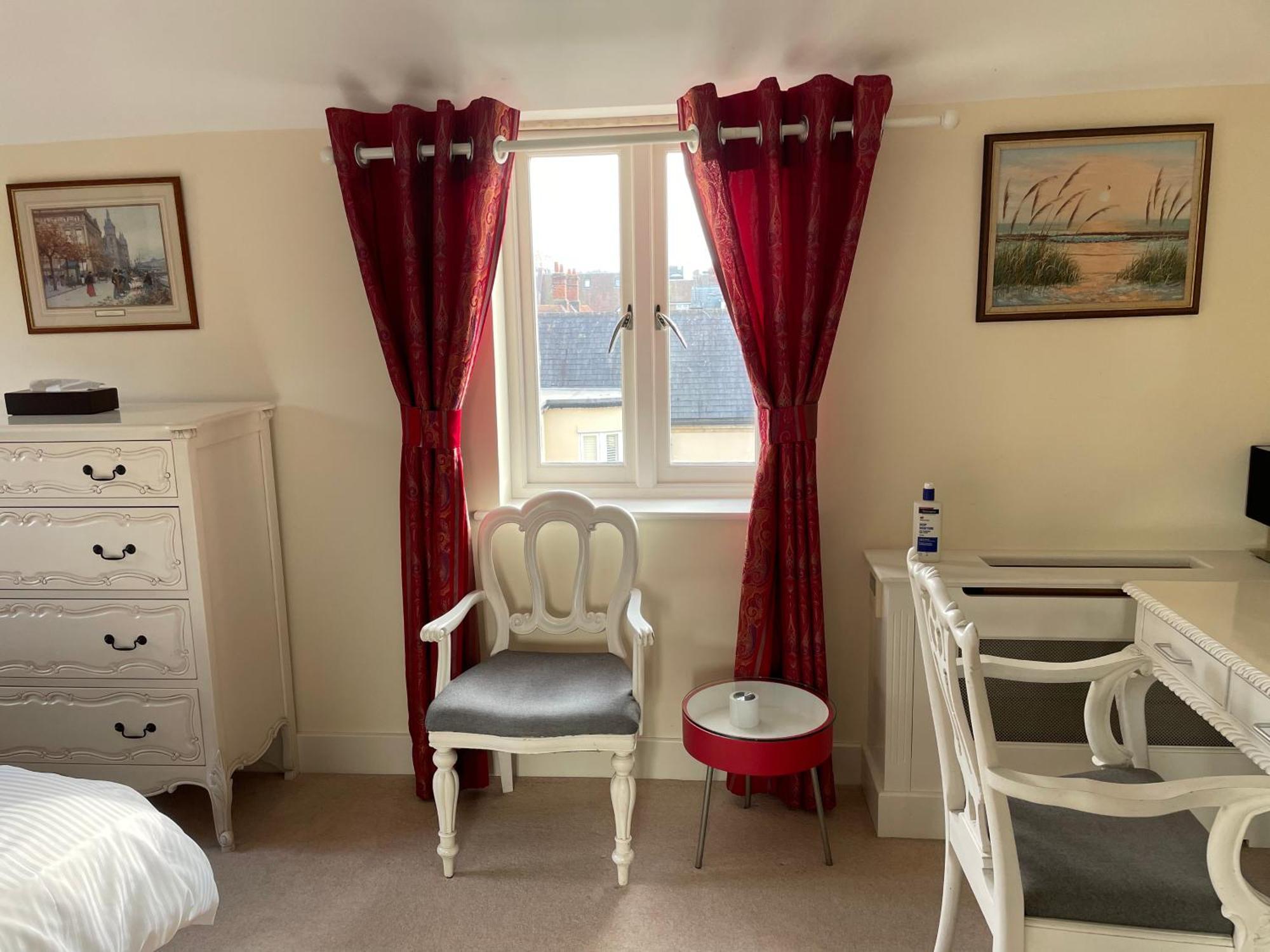 Top Floor En-Suite Double Bedrooms With Great View Of Windsor Castle & Free Parking 외부 사진