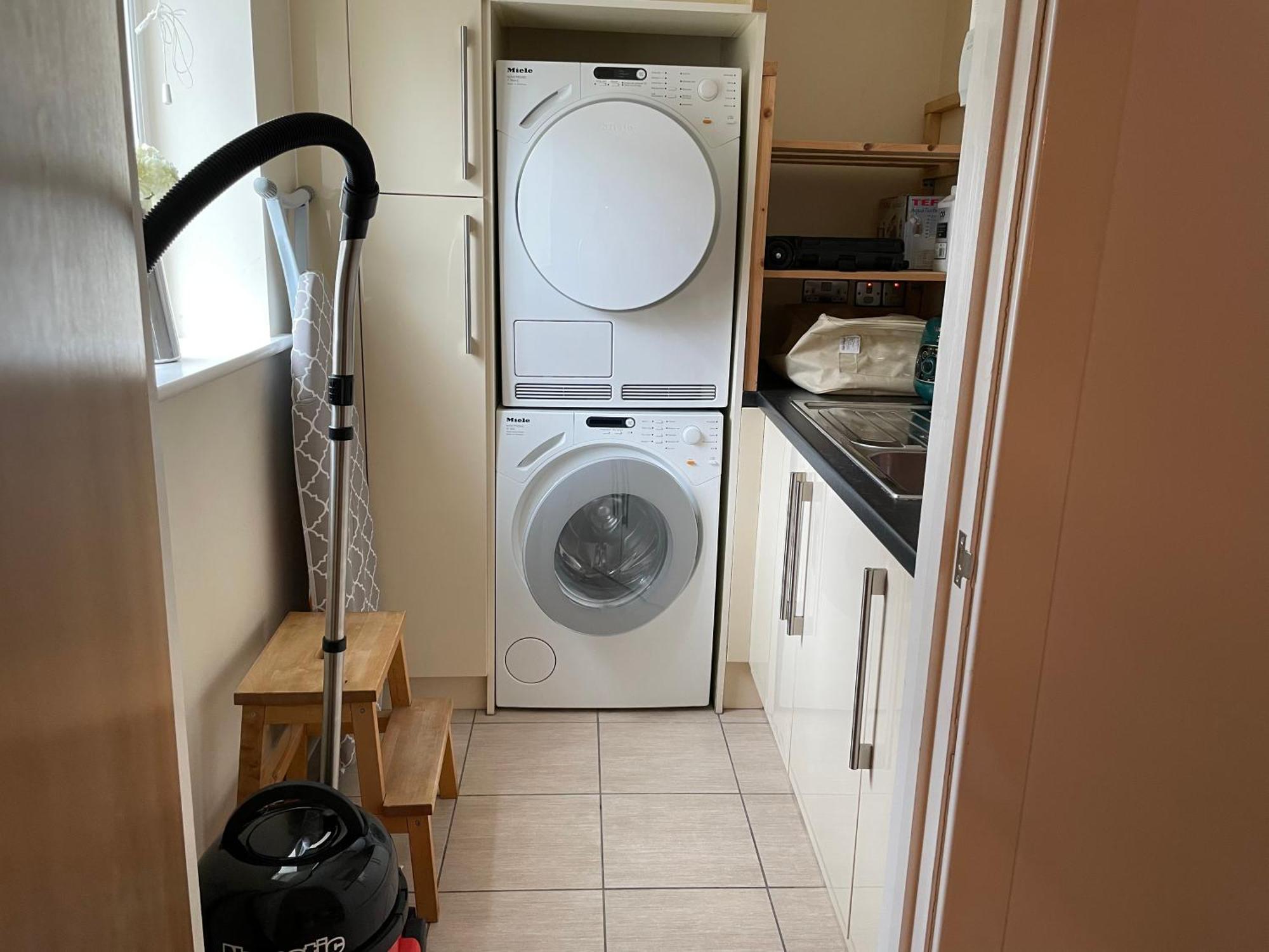 Top Floor En-Suite Double Bedrooms With Great View Of Windsor Castle & Free Parking 외부 사진
