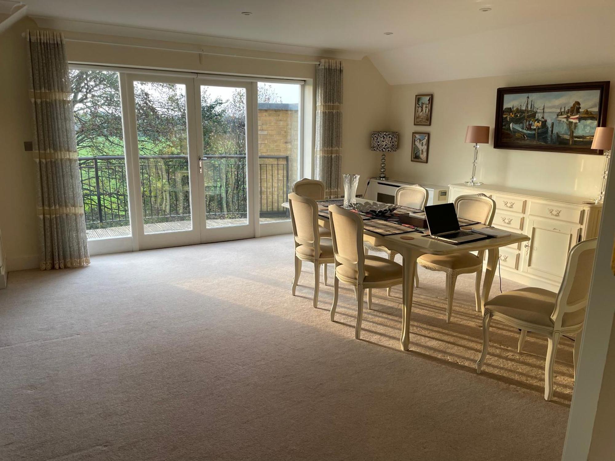 Top Floor En-Suite Double Bedrooms With Great View Of Windsor Castle & Free Parking 외부 사진