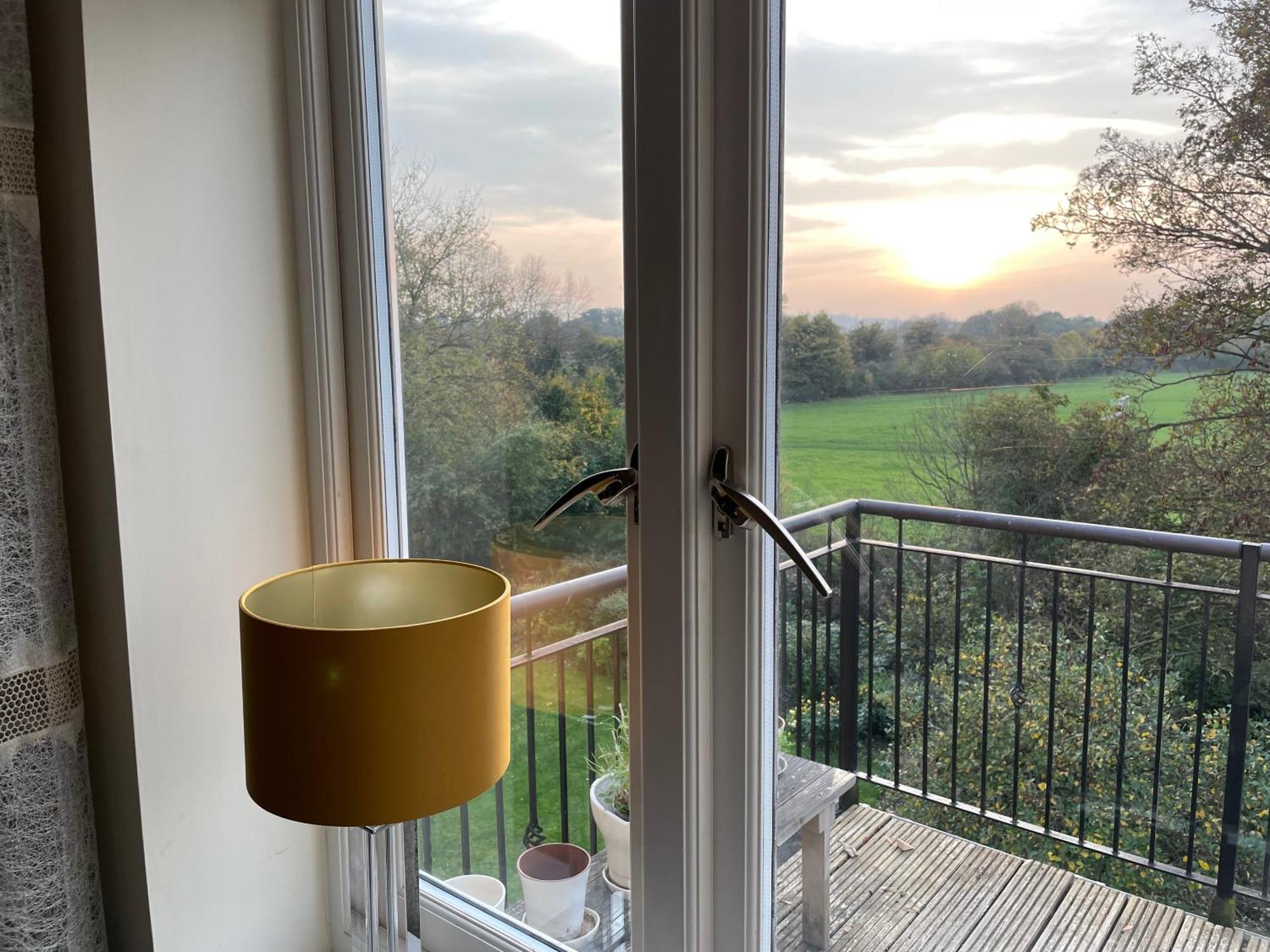 Top Floor En-Suite Double Bedrooms With Great View Of Windsor Castle & Free Parking 외부 사진