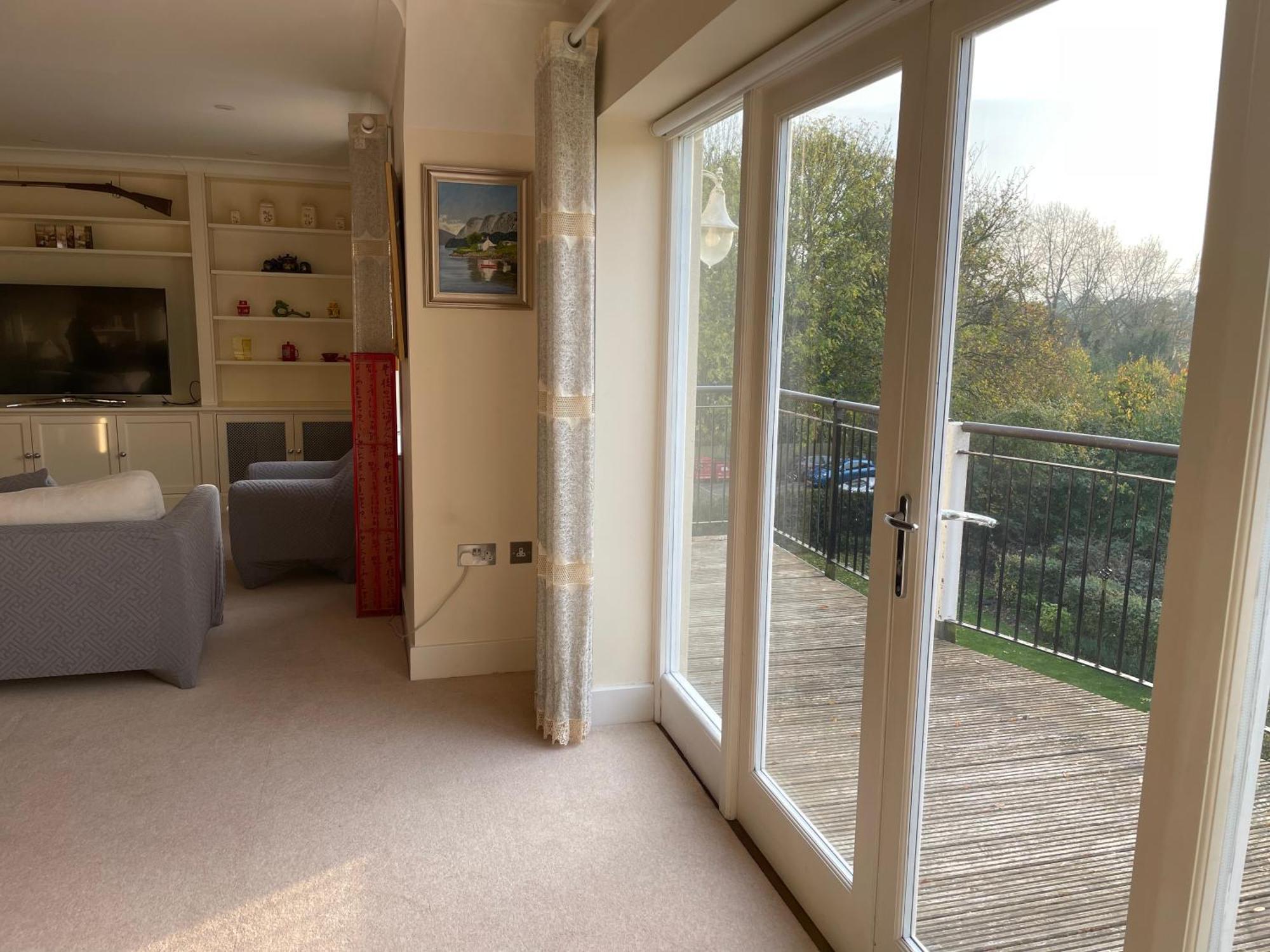 Top Floor En-Suite Double Bedrooms With Great View Of Windsor Castle & Free Parking 외부 사진