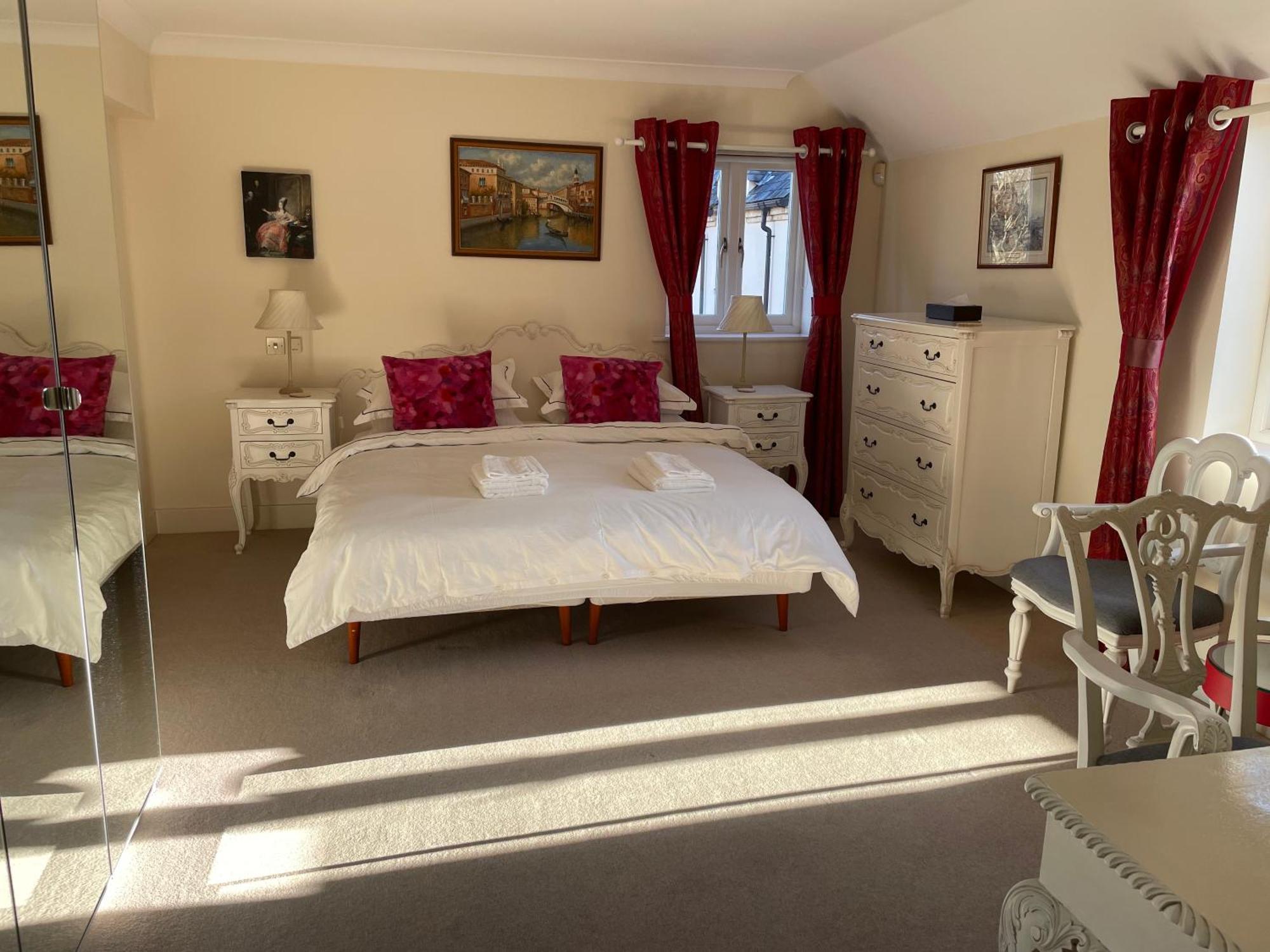 Top Floor En-Suite Double Bedrooms With Great View Of Windsor Castle & Free Parking 외부 사진