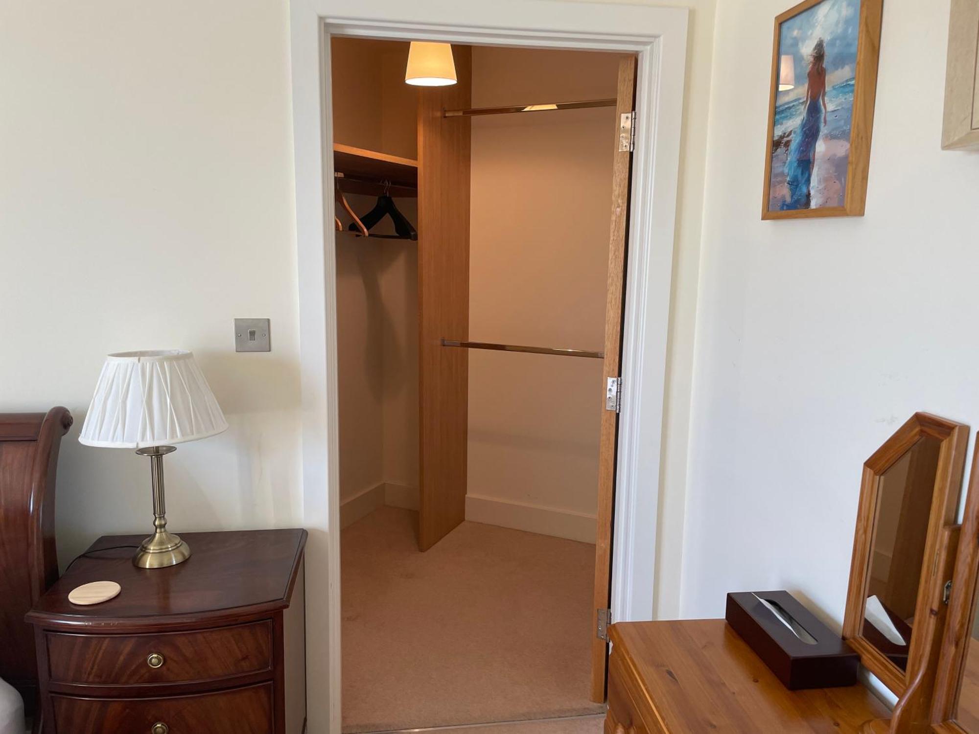Top Floor En-Suite Double Bedrooms With Great View Of Windsor Castle & Free Parking 외부 사진