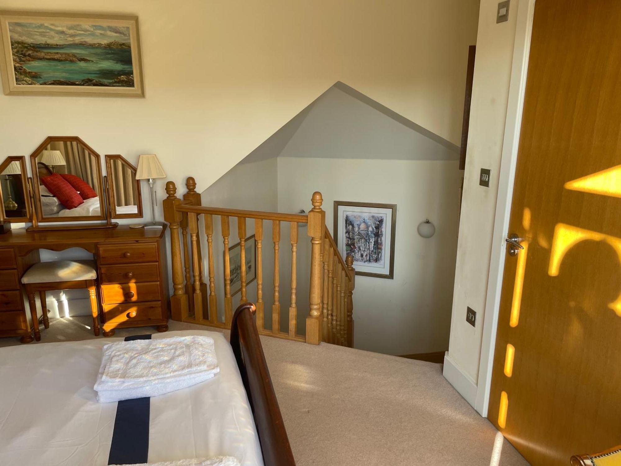 Top Floor En-Suite Double Bedrooms With Great View Of Windsor Castle & Free Parking 외부 사진